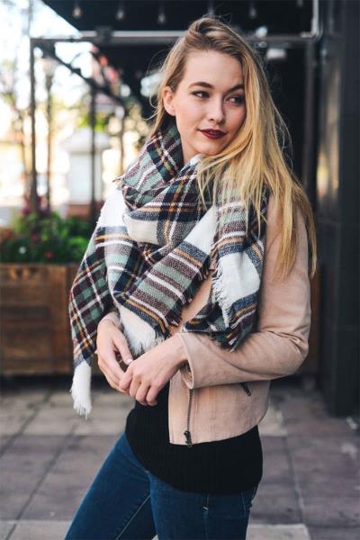 FLANNEL FRAYED EDGE BLANKET SCARF