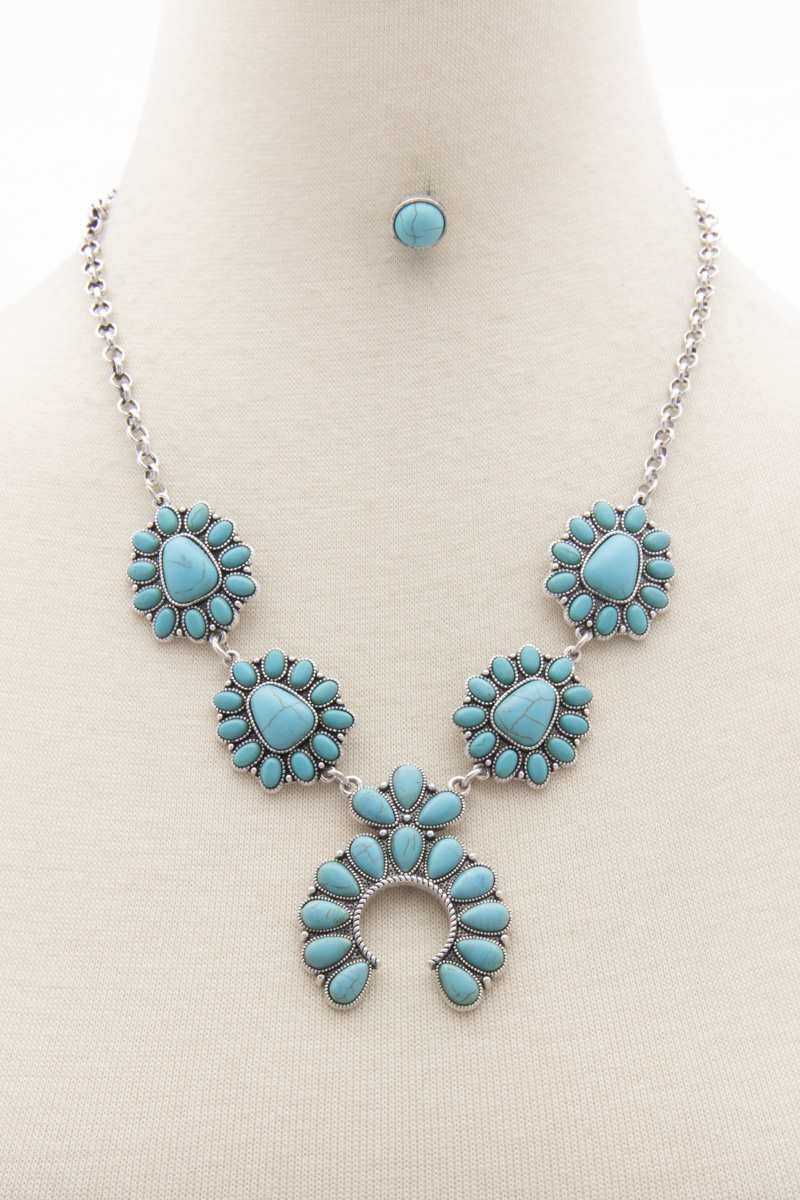 WESTERN HORSE SHOE CONCHO NECKLACE