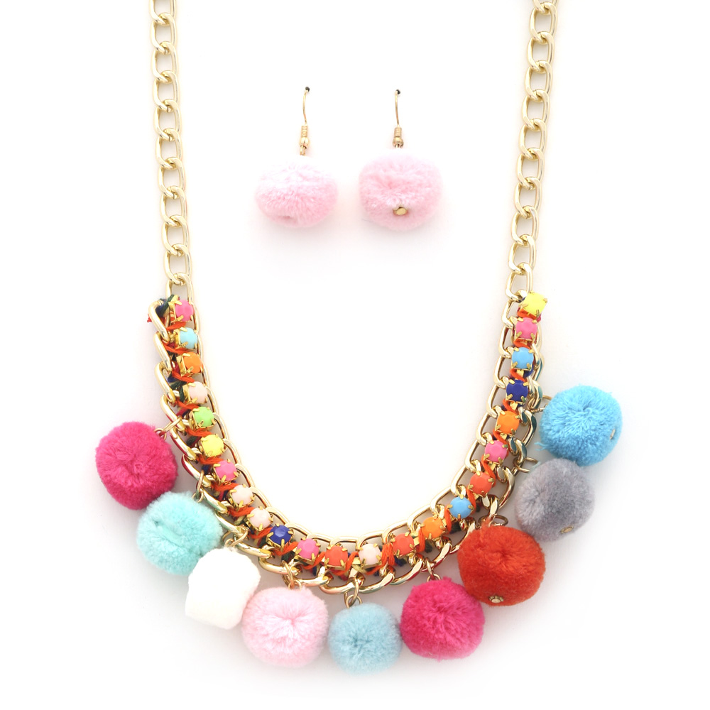 POM POM BEADED NECKLACE