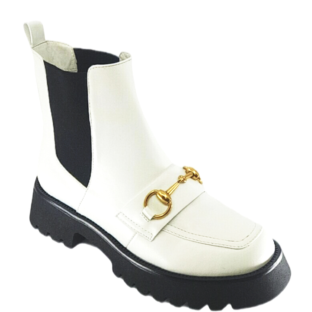 FASHION BOOTS 12 PAIRS