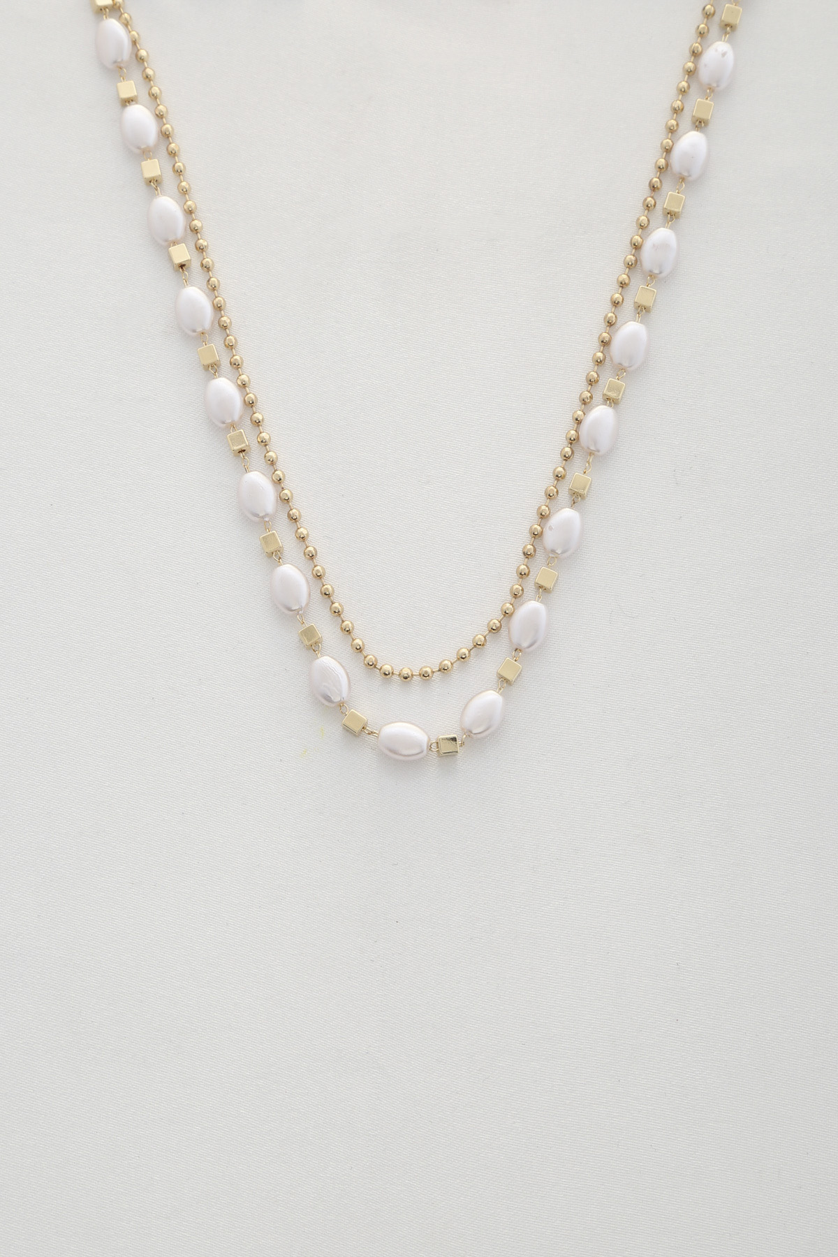 OVAL PEARL BEAD LAYERED NECKLACE