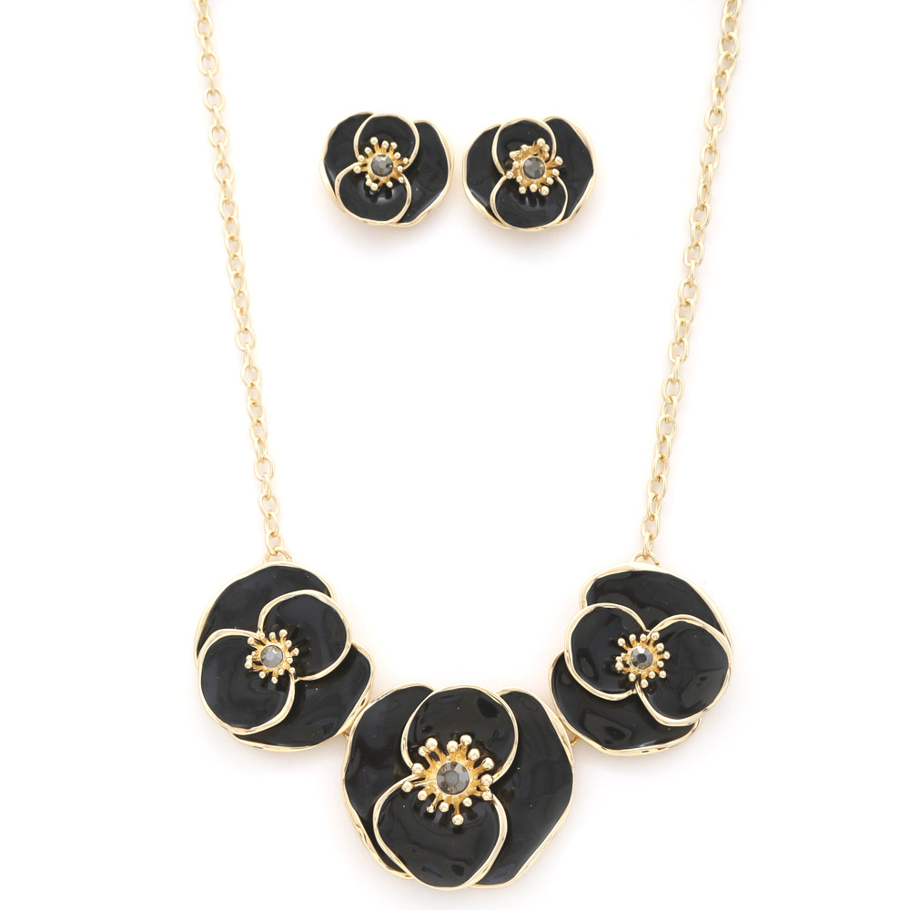 TRIPLE FLOWER METAL NECKLACE