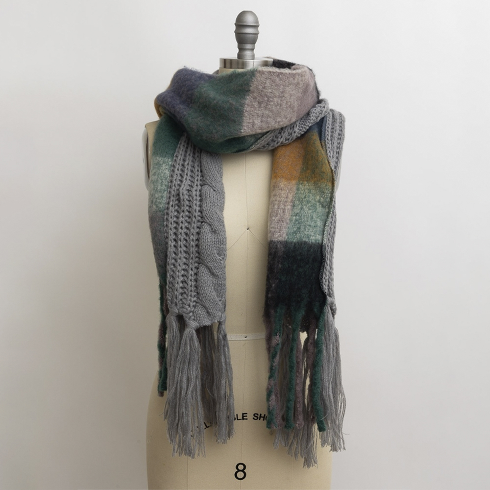 COZY KNIT DUAL TEXTURED SCARF WITH TASSELS