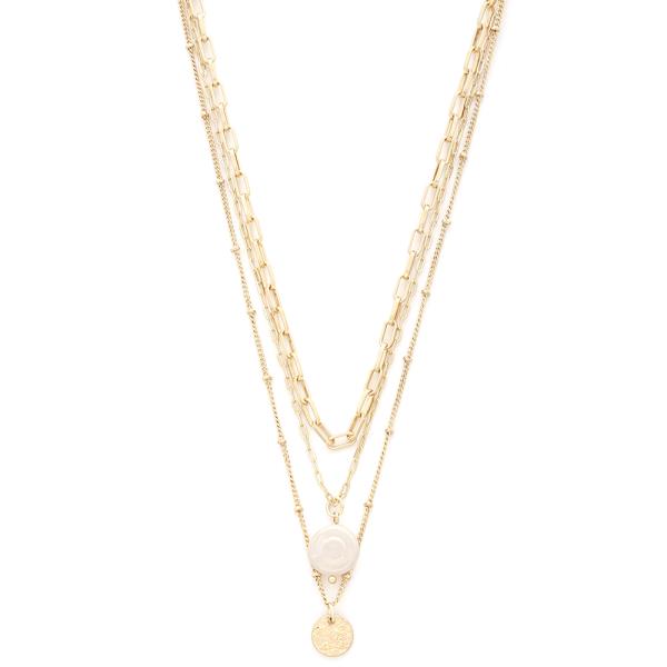 CHAIN LINK ROUND PENDANT TRIPLE NECKLACE