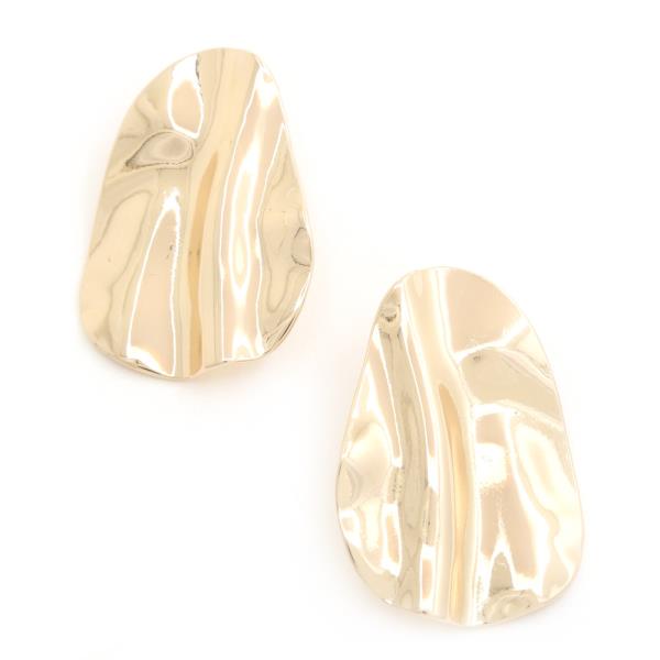 RUFFLE METAL OVAL EARRING