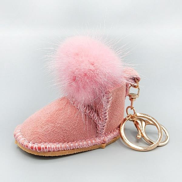 POM POM BOOTS KEYCHAIN