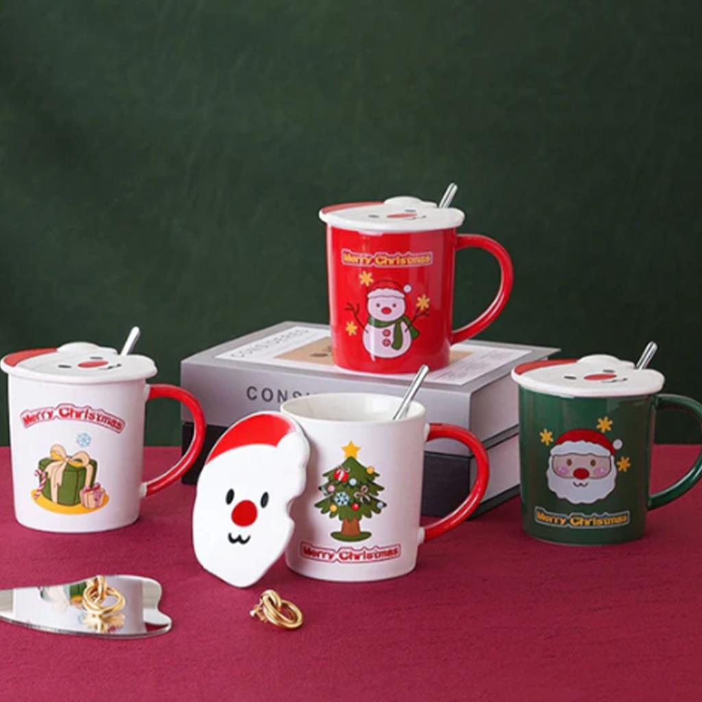 SANTA PRINT CERAMIC MUG WITH SANTA LID AND SPOON