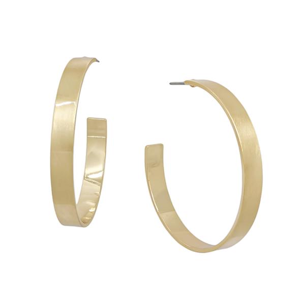 SATIN TEXTURED METAL HOOP EARRING