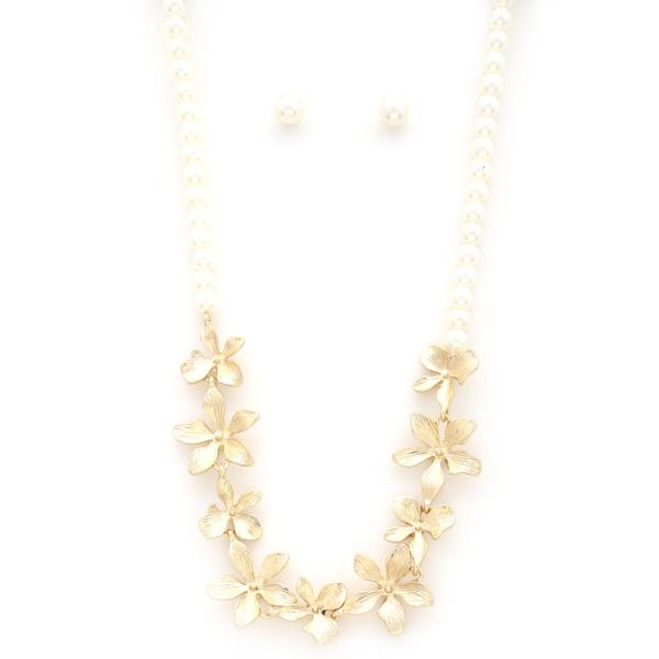 FLOWER LINK METAL NECKLACE
